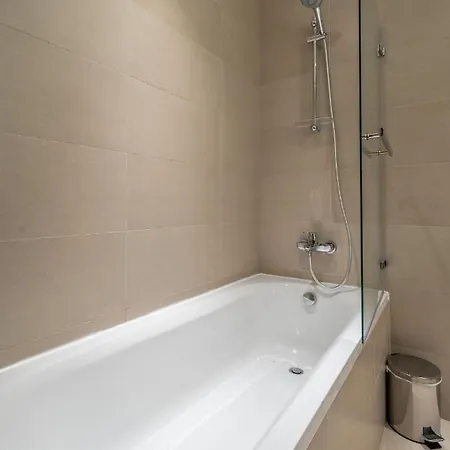 Fancy One Bedroom Apartment In Downtown Dubai Esterno foto